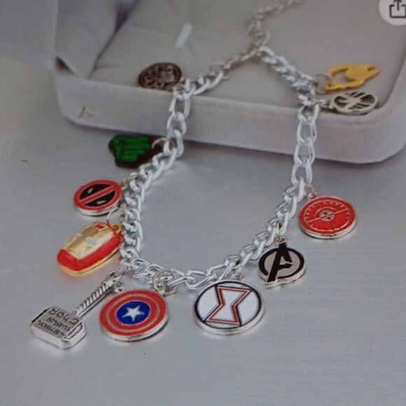 New Super Hero Charm Bracelet Fantastic Fans Collectible Jewelry Merchandise New - Picture 1 of 4